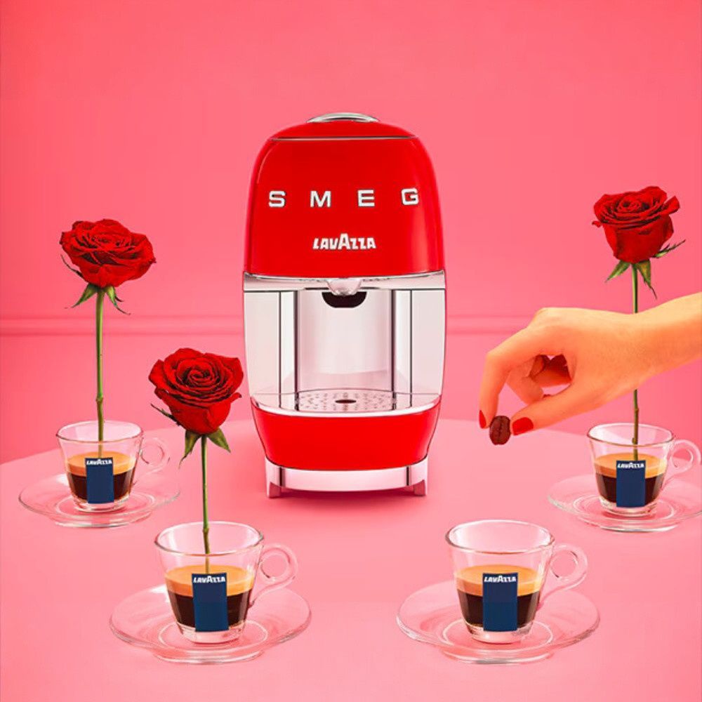 Капсульна кавоварка Lavazza A Modo Mio SMEG Red LSR фото